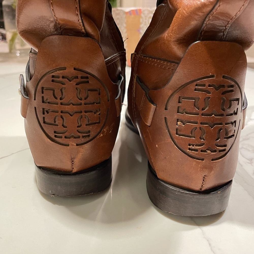 Tory burch saddle boot